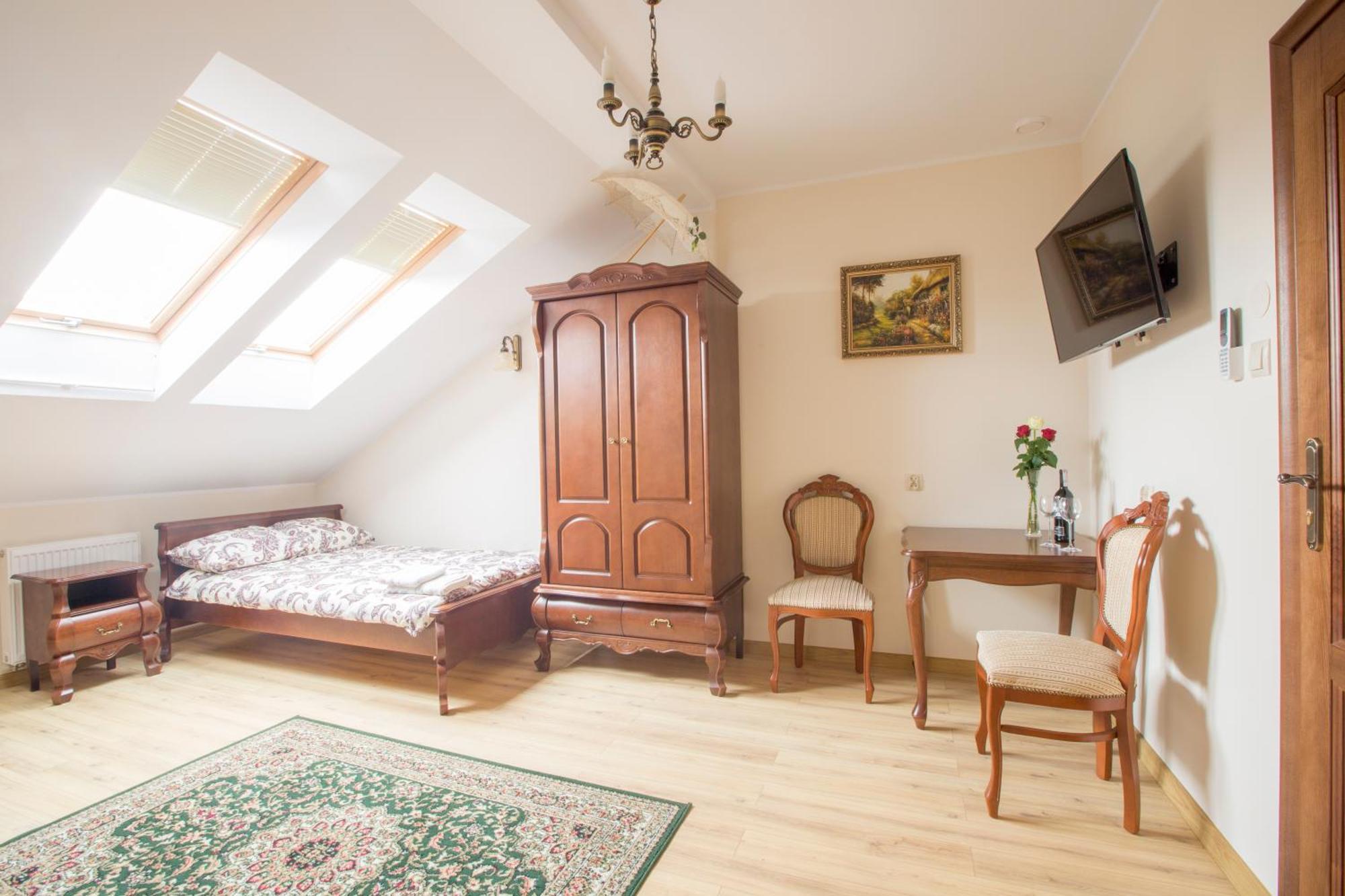 Dworek Stara Szkola Bełchatów Exterior foto